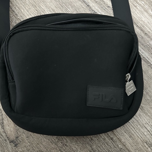 Fila Adjustable Shoulder Bag - Picture 2 of 5